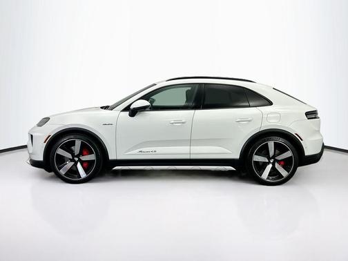 2025 Porsche Macan 4S