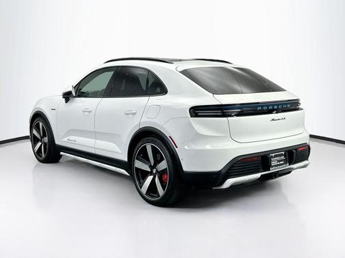 2025 Porsche Macan 4S