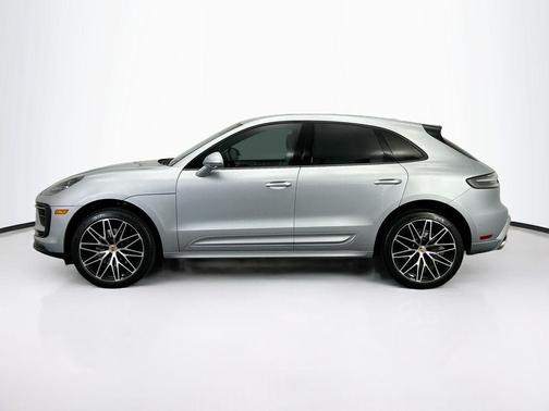 2023 Porsche Macan Base (PDK)