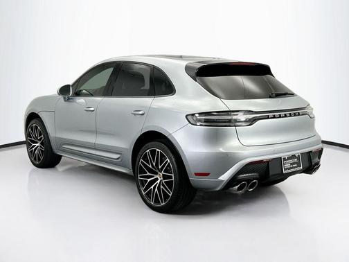2023 Porsche Macan Base (PDK)