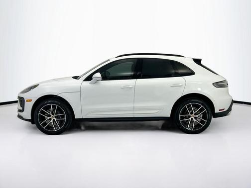 Carrara White Metallic 2026 Porsche Macan Macan