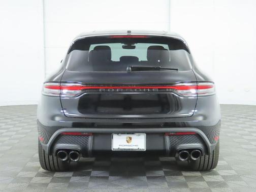 2025 Porsche Macan 