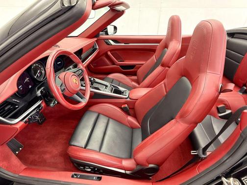 2021 Porsche 911 Carrera