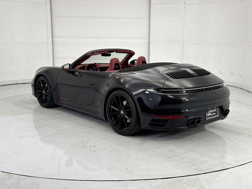 2021 Porsche 911 Carrera