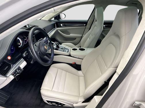 2023 Porsche Panamera Turbo S