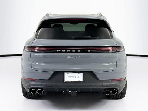 Arctic Grey 2026 Porsche Cayenne Cayenne