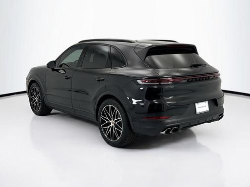 Chromite Black Metallic 2026 Porsche Cayenne Cayenne