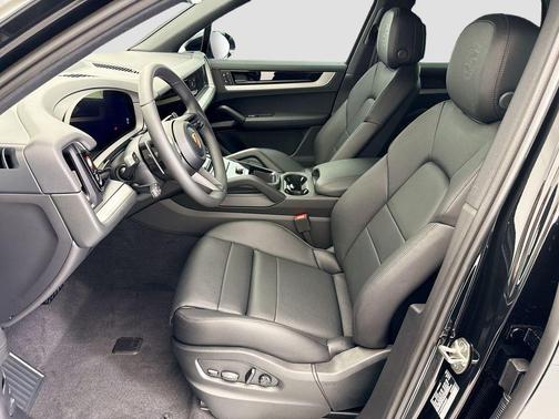Chromite Black Metallic 2026 Porsche Cayenne Cayenne