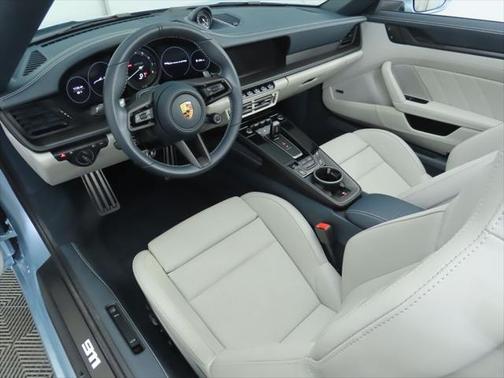 2023 Porsche 911 Carrera 4 GTS