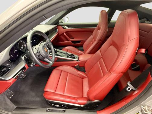 2020 Porsche 911 Carrera S