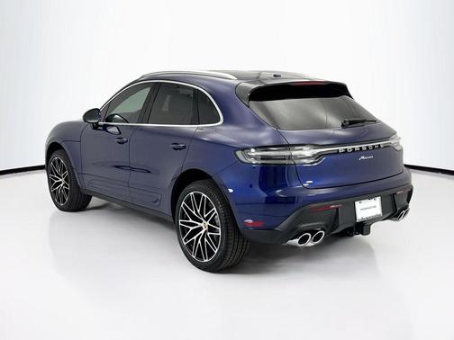 Gentian Blue Metallic 2026 Porsche Macan Macan