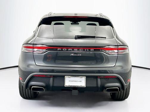 2026 Porsche Macan 