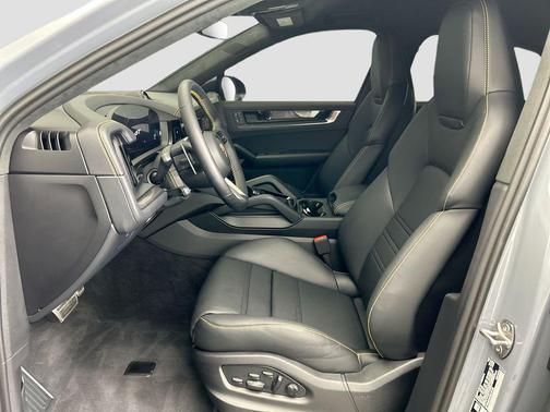 2026 Porsche Cayenne Turbo GT