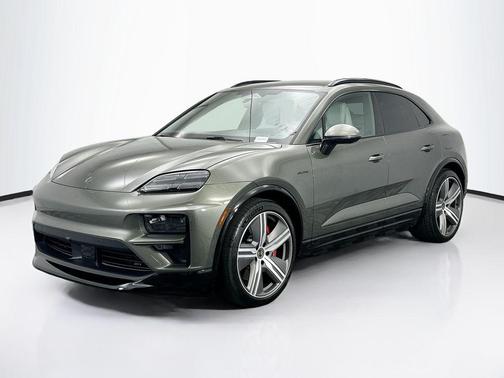 2025 Porsche Macan Turbo