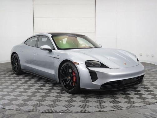 Photo 3 of 51 of 2022 Porsche Taycan GTS