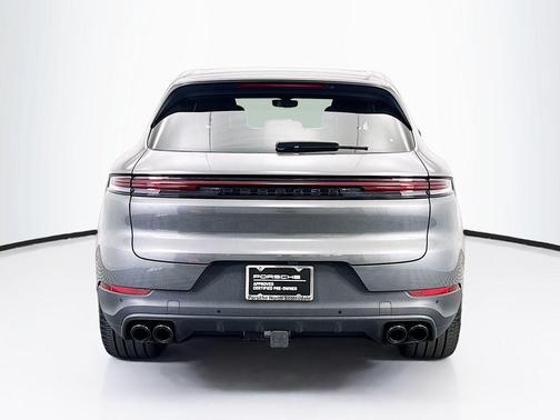 2024 Porsche Cayenne Base (Tiptronic)