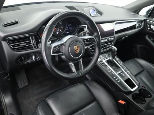 2020 Porsche Macan Base