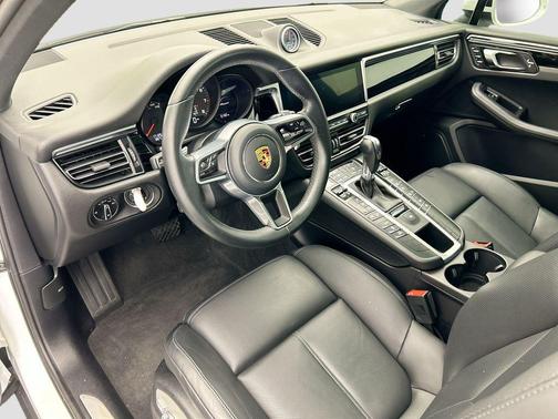 2020 Porsche Macan 