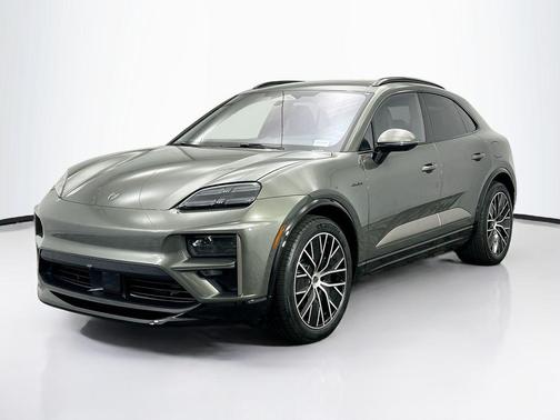2025 Porsche Macan Turbo
