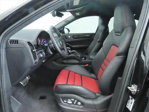 2023 Porsche Cayenne Turbo GT