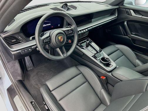 2025 Porsche 911 Carrera