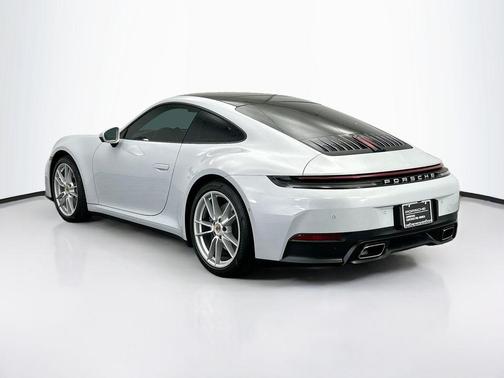 2025 Porsche 911 Carrera