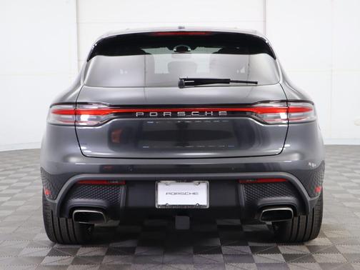 2025 Porsche Macan Base