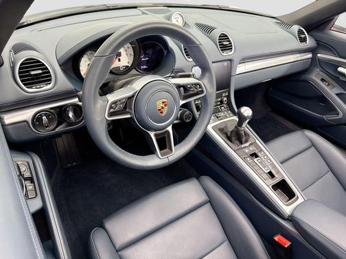 2025 Porsche 718 Boxster 