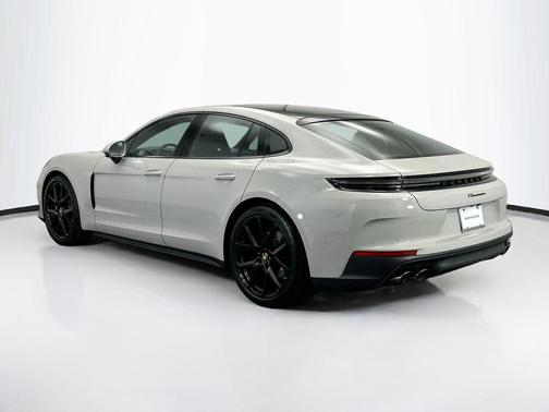 2026 Porsche Panamera 