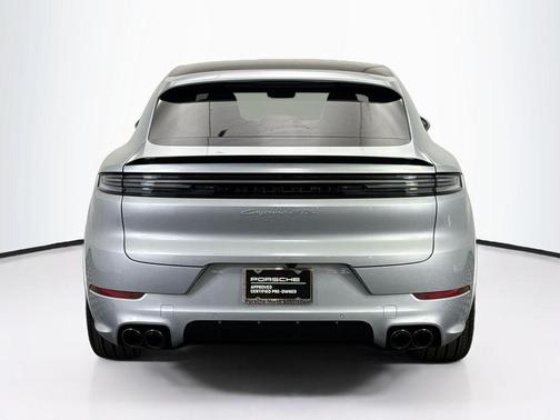 2025 Porsche Cayenne GTS