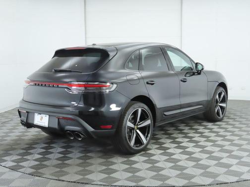 2025 Porsche Macan Base