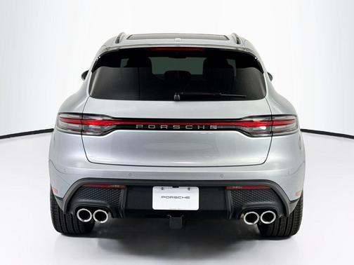 Dolomite Silver Metallic 2026 Porsche Macan Macan
