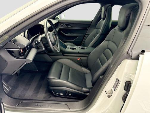 White 2022 Porsche Taycan