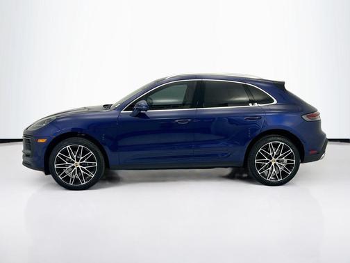 Gentian Blue Metallic 2026 Porsche Macan Macan