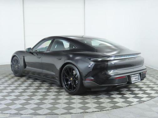 2022 Porsche Taycan GTS