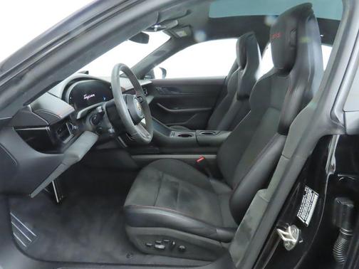 2022 Porsche Taycan GTS