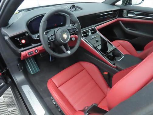2024 Porsche Panamera Base (PDK)