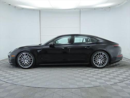 2024 Porsche Panamera Base (PDK)
