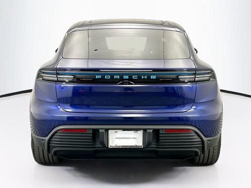 2025 Porsche Macan 4