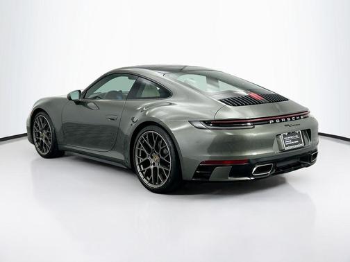 2022 Porsche 911 Carrera