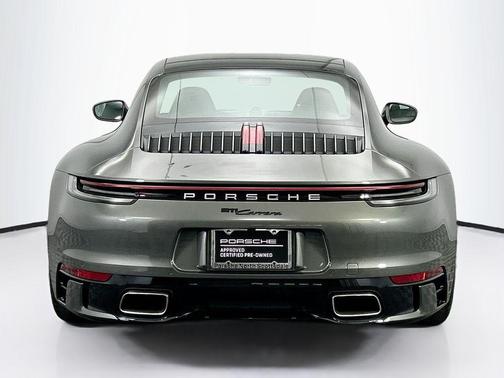 2022 Porsche 911 Carrera