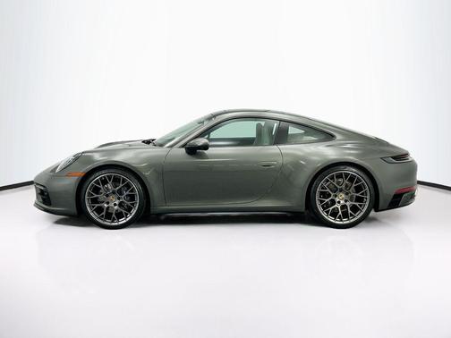 2022 Porsche 911 Carrera