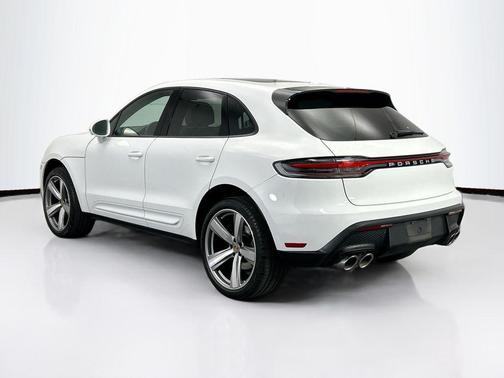 2025 Porsche Macan 
