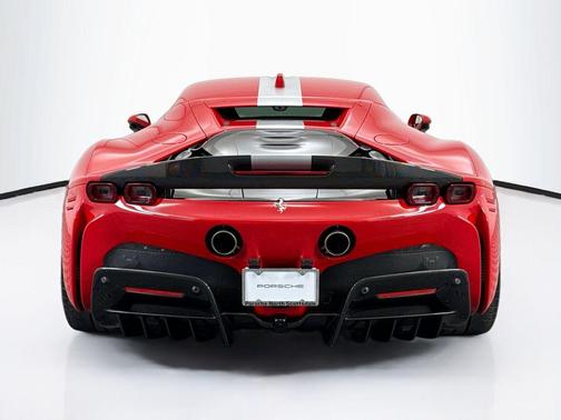 2023 Ferrari SF90 Stradale Base