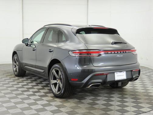 2025 Porsche Macan 