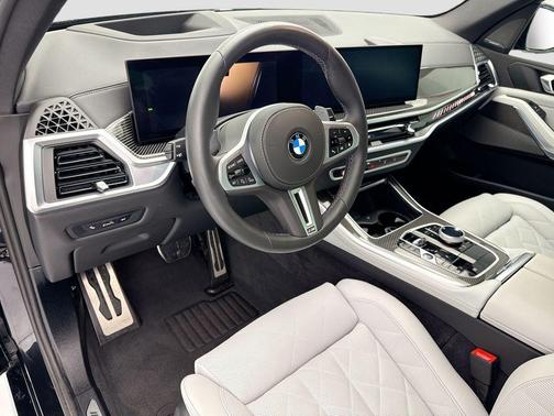 Black Sapphire Metallic 2026 BMW X5 M60i