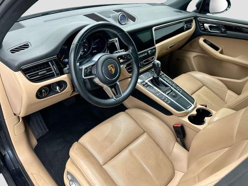2020 Porsche Macan 