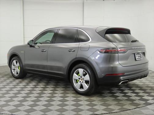 2022 Porsche Cayenne E-Hybrid S