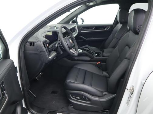 2025 Porsche Cayenne S