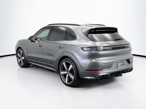 2025 Porsche Cayenne GTS